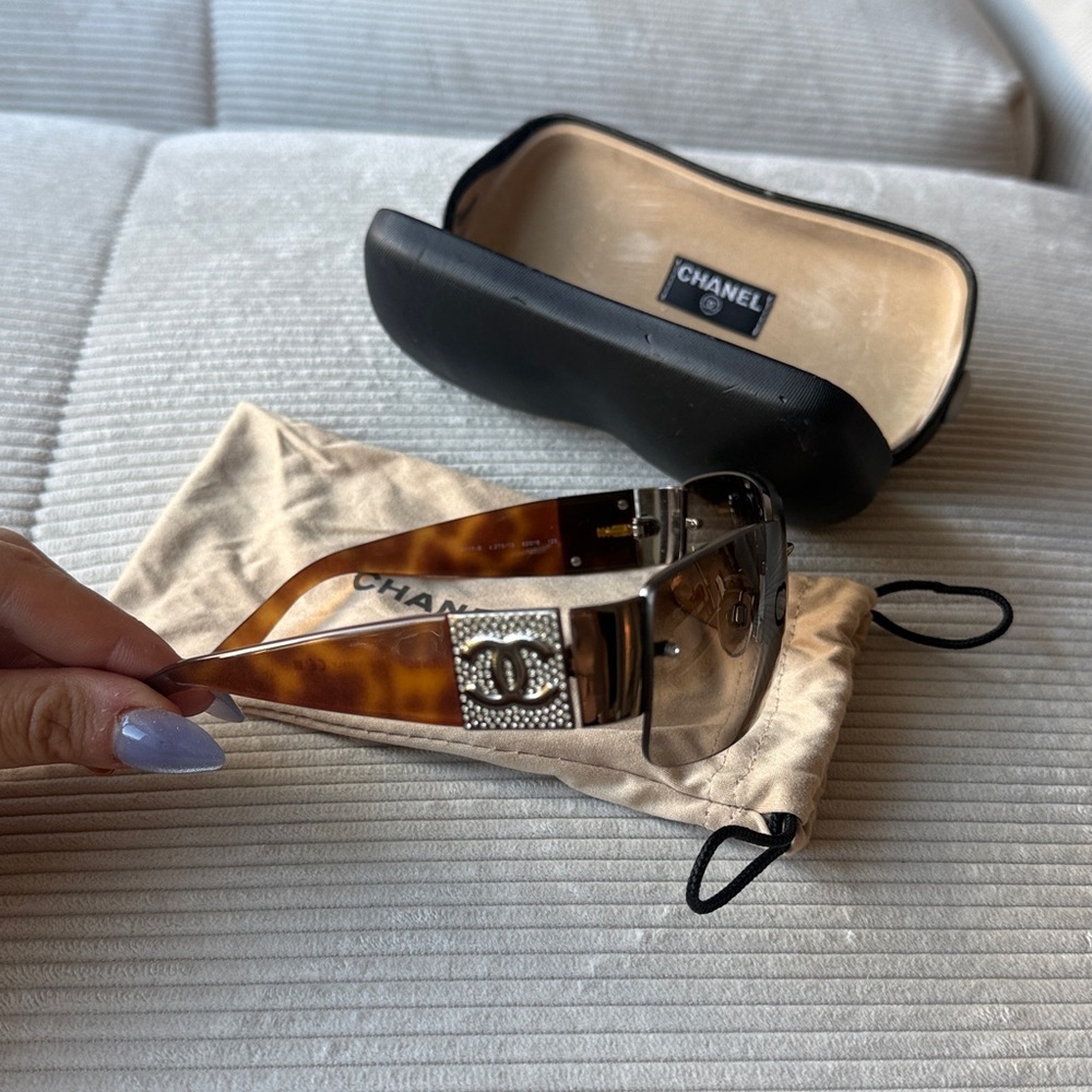 CHANEL Tortoises Diamanté Sunglasses with CC Accent
